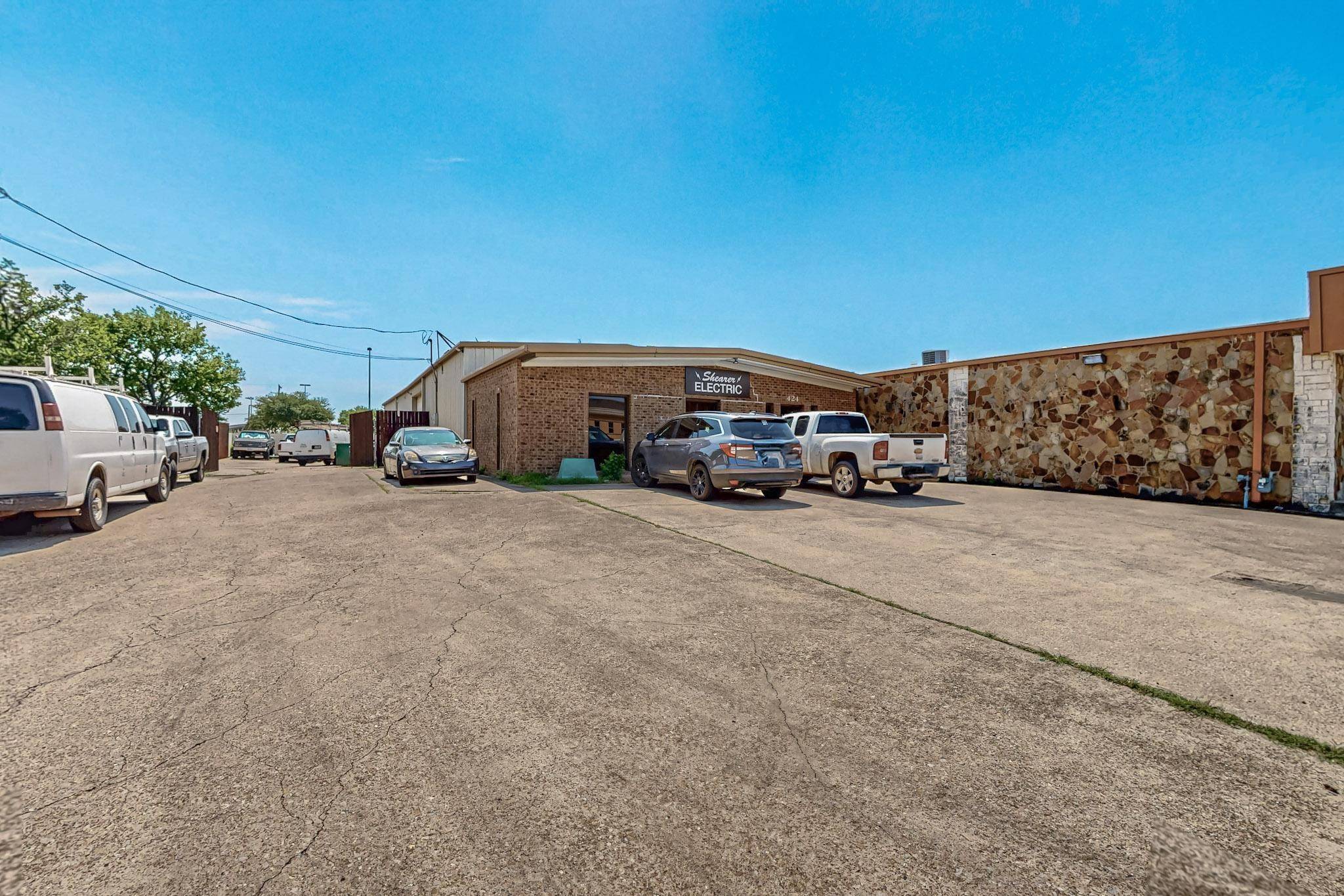 424 S Bryan Belt Line RD, Mesquite, TX 75149