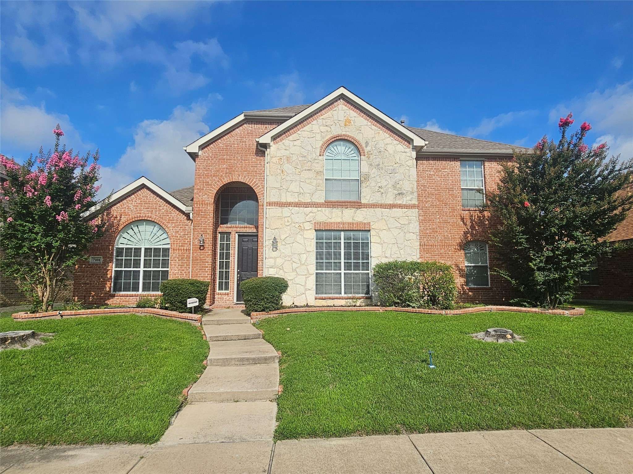 7101 Bickers DR, Rowlett, TX 75089