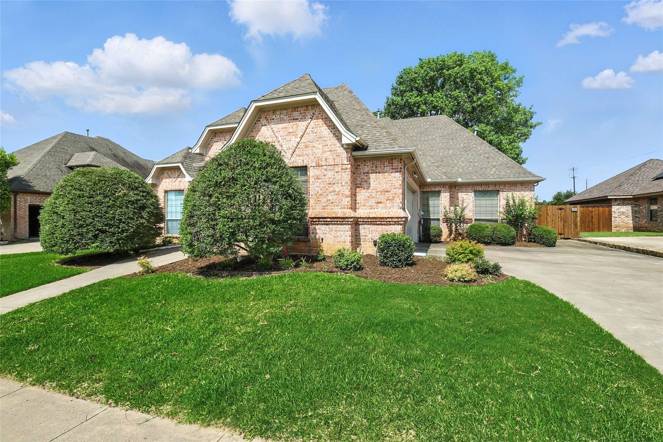 North Richland Hills, TX 76182,8541 Brandonwood DR