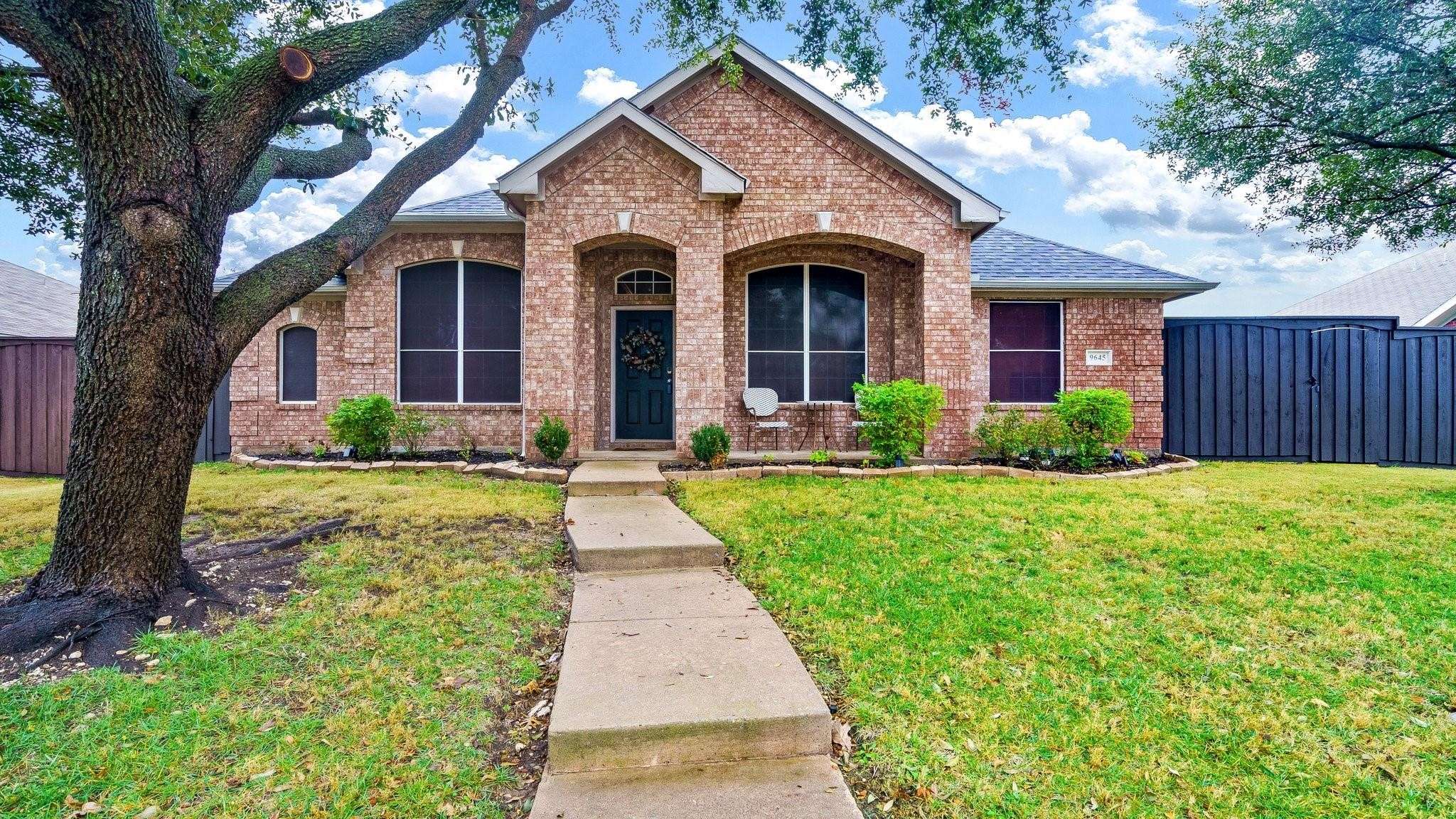 9645 Fairmont DR, Frisco, TX 75035