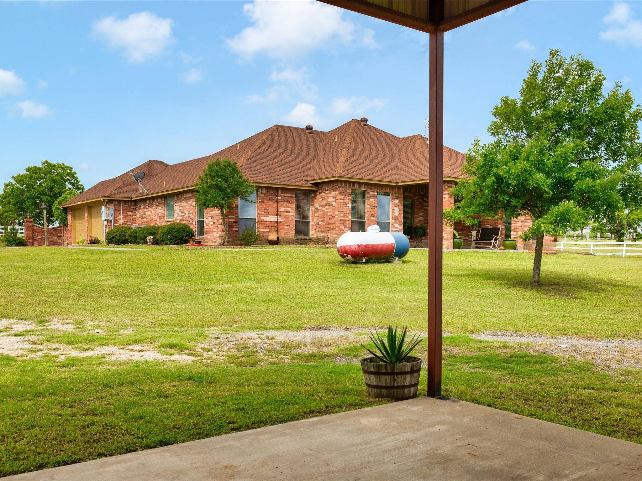 Ennis, TX 75119,5530 N Interstate Highway 45