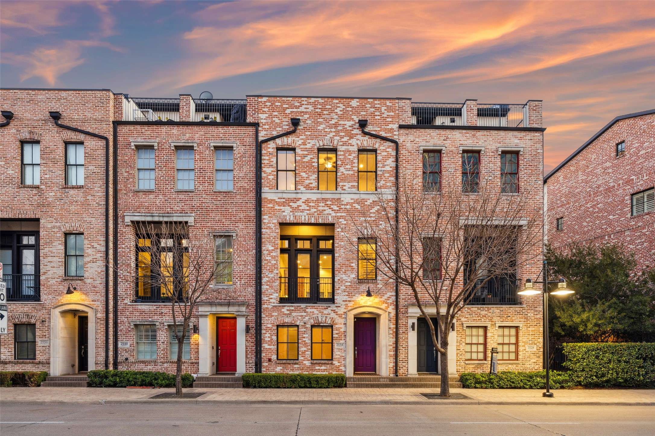 Dallas, TX 75201,2134 Canton ST