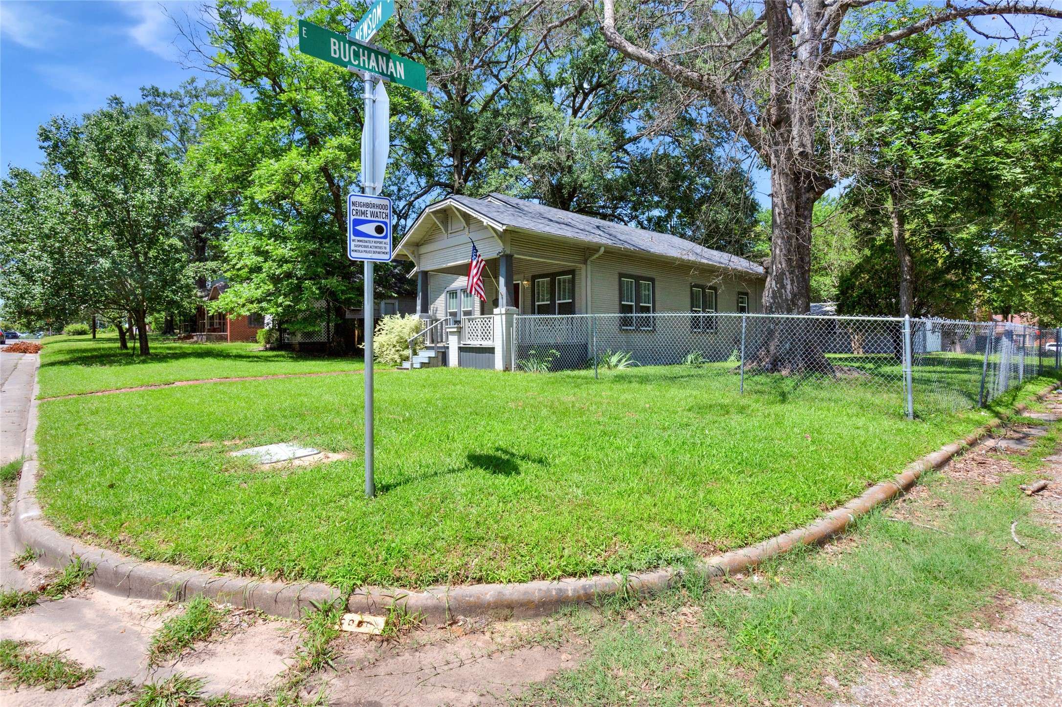 Mineola, TX 75773,425 N Newsom ST