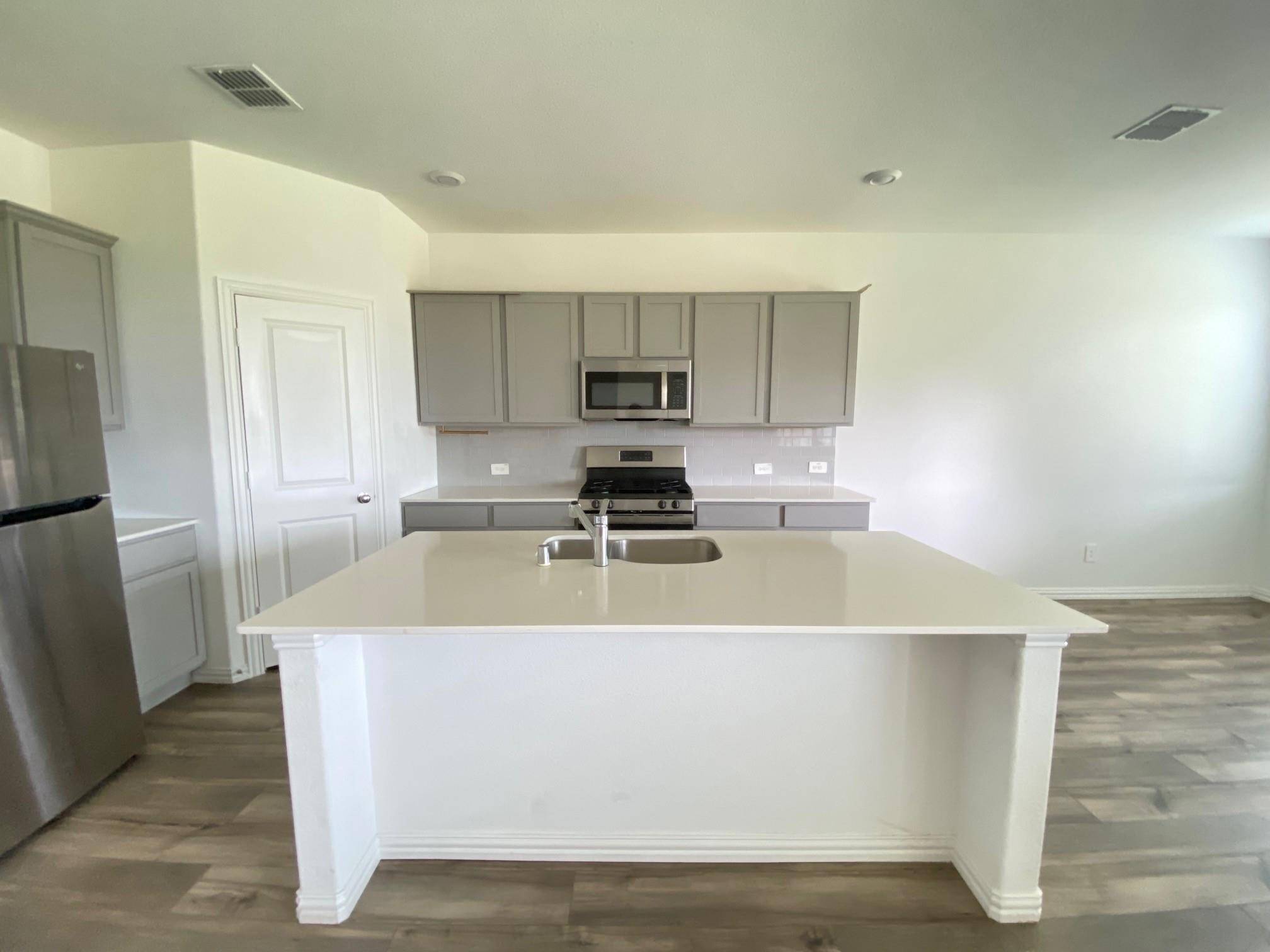 Forney, TX 75216,5488 montrose DR