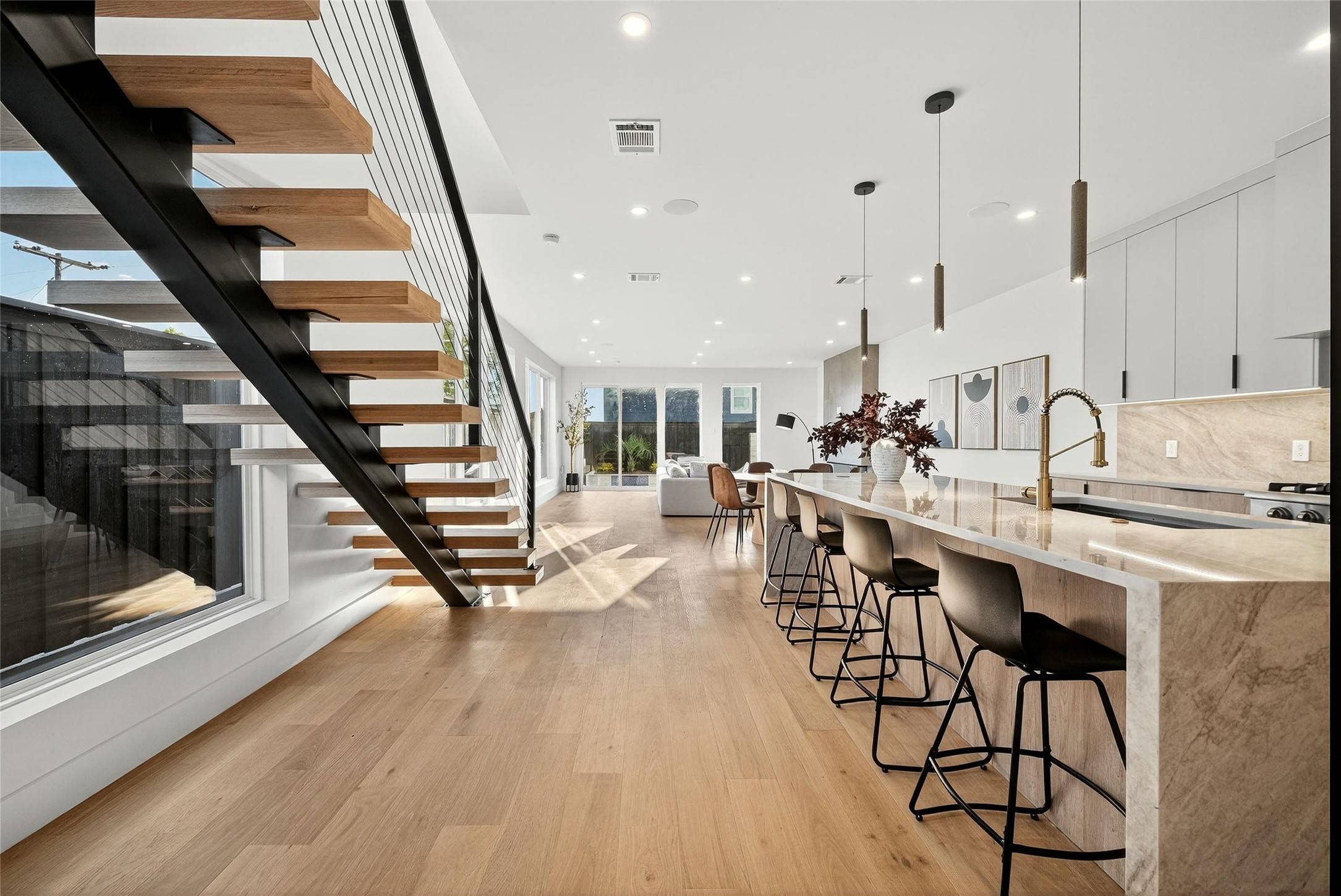6529 Victoria, Dallas, TX 75209