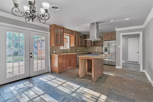 3510 Reeves ST, North Richland Hills, TX 76117