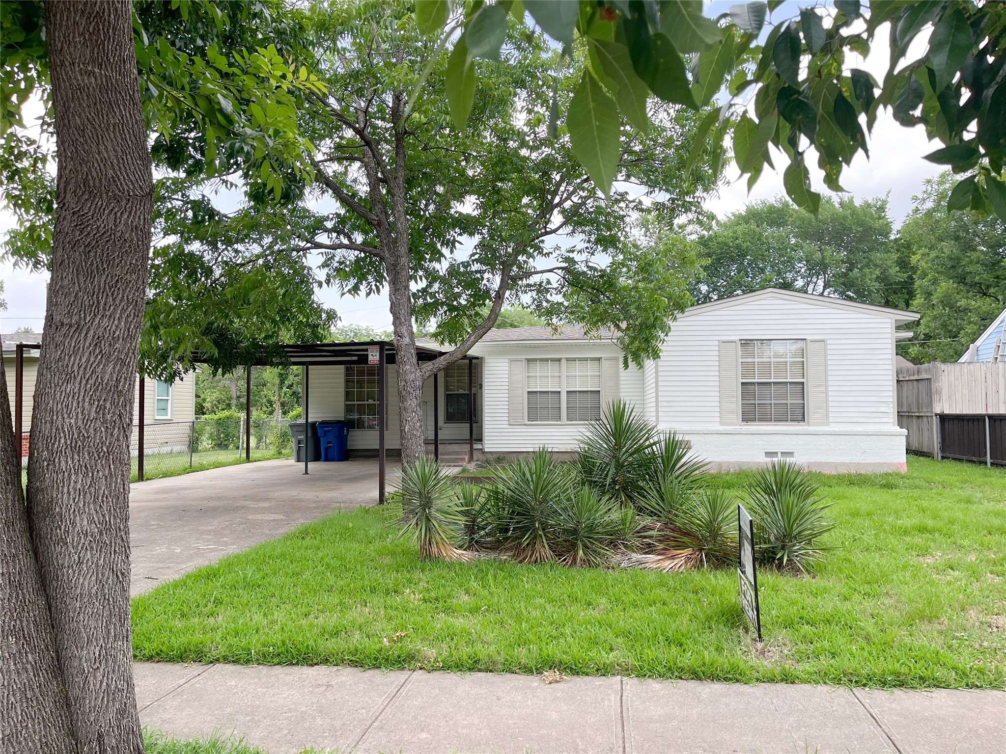 2817 Waskom ST, Dallas, TX 75228