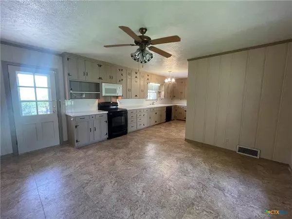 Lampasas, TX 76550,601 S Arnold ST