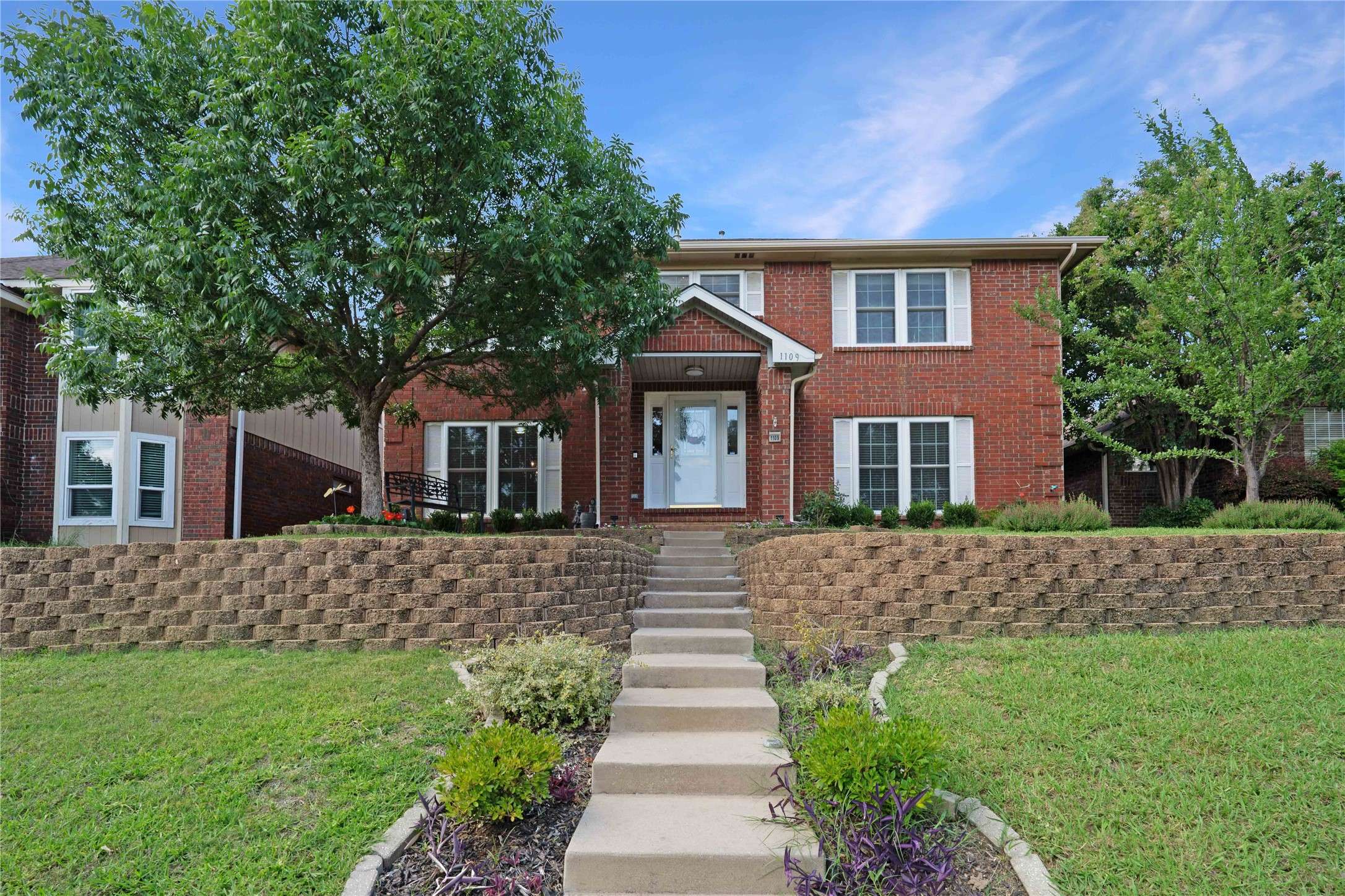 1109 Holly DR, Carrollton, TX 75010