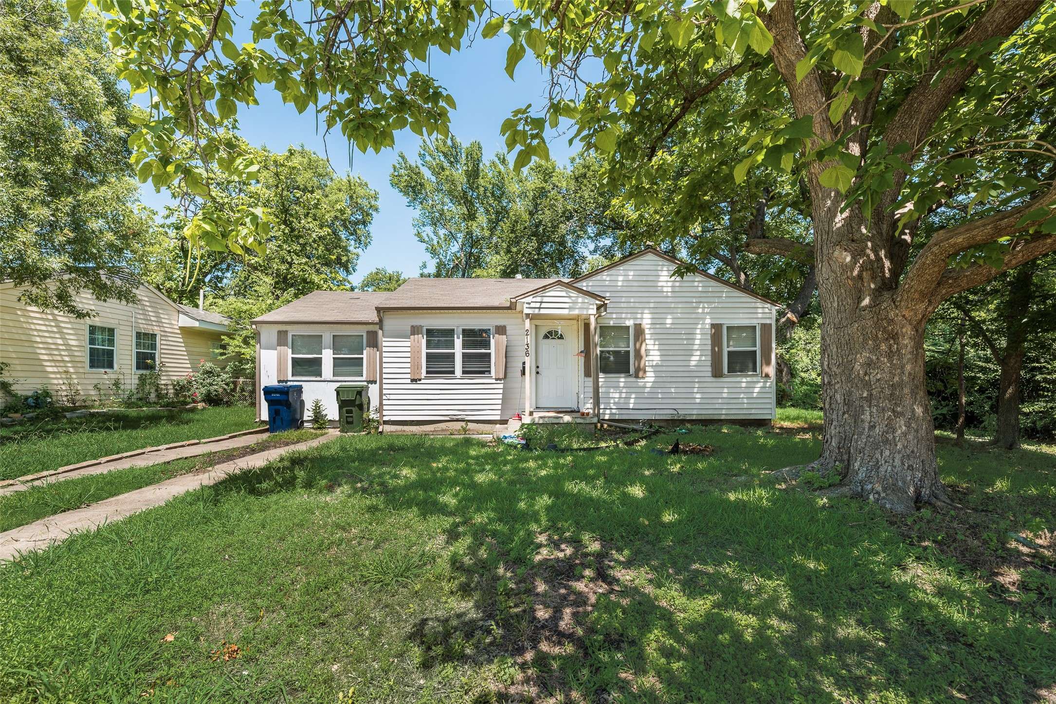 2136 Evergreen ST, Garland, TX 75041