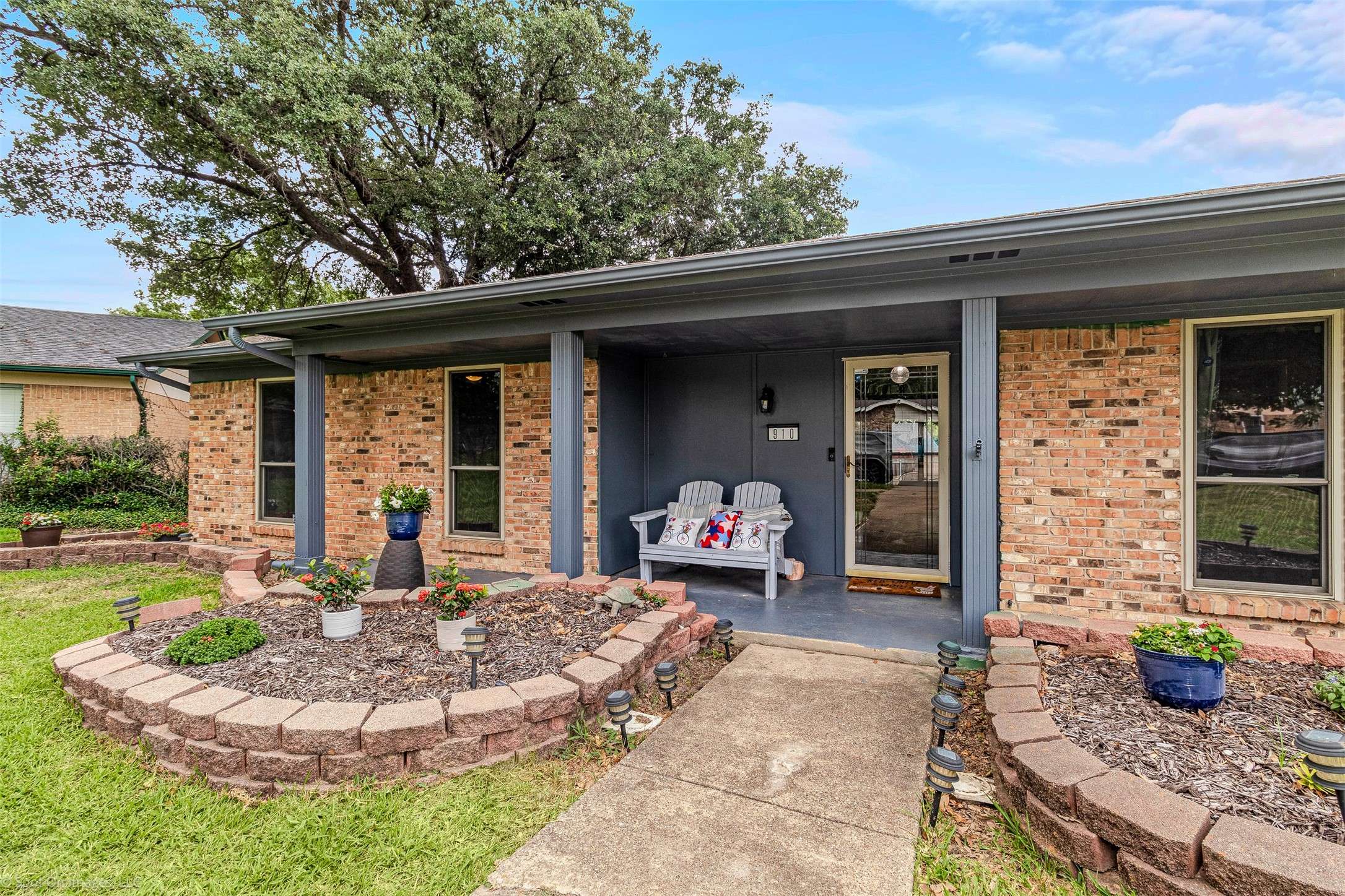 Garland, TX 75043,910 Meadowside CIR