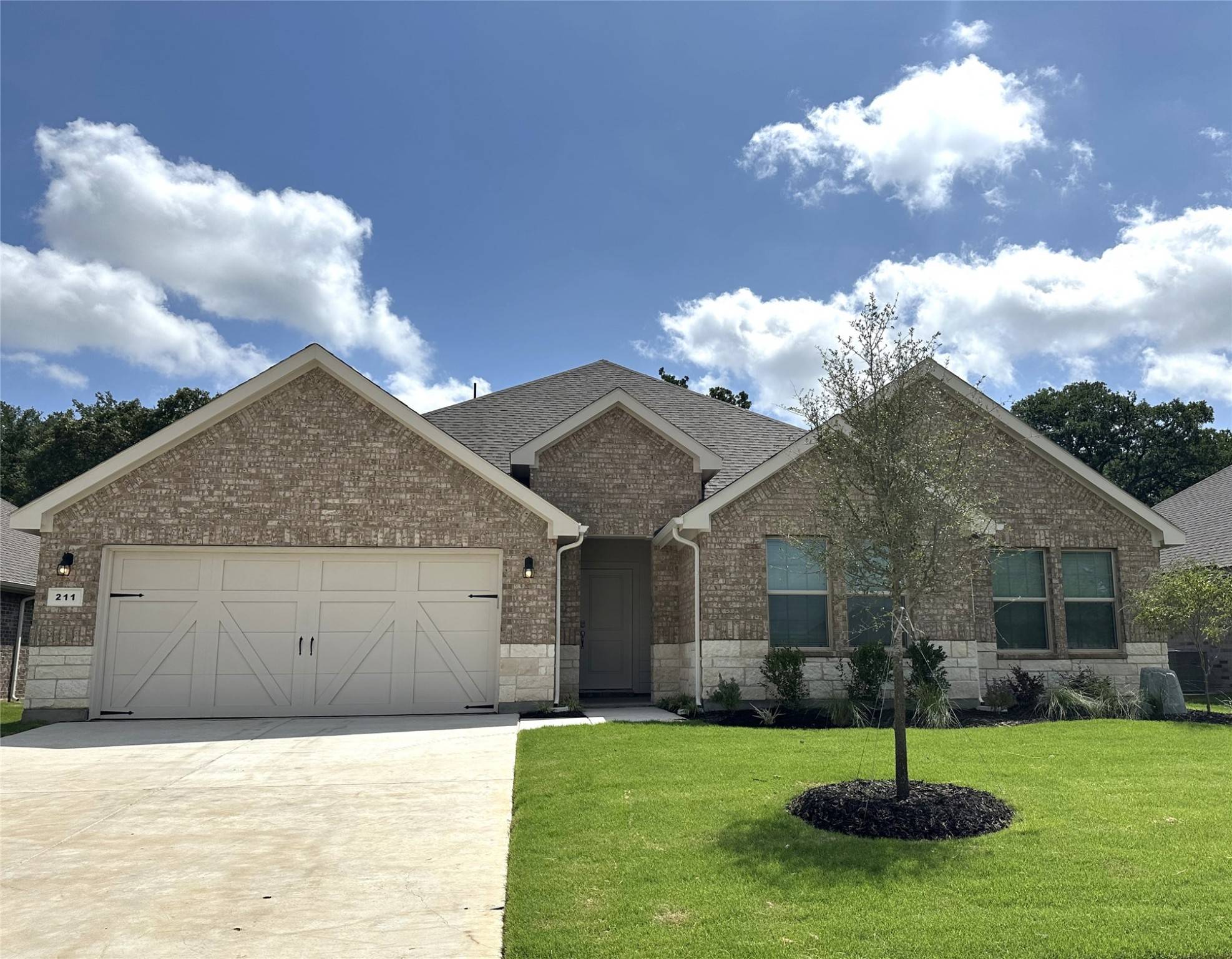211 Tristan ST, Mansfield, TX 76063
