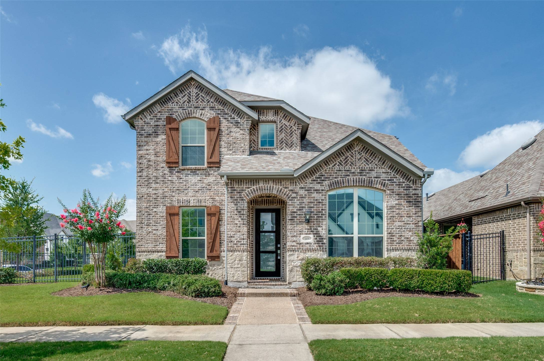4418 Huntsman Ridge LN, Arlington, TX 76005