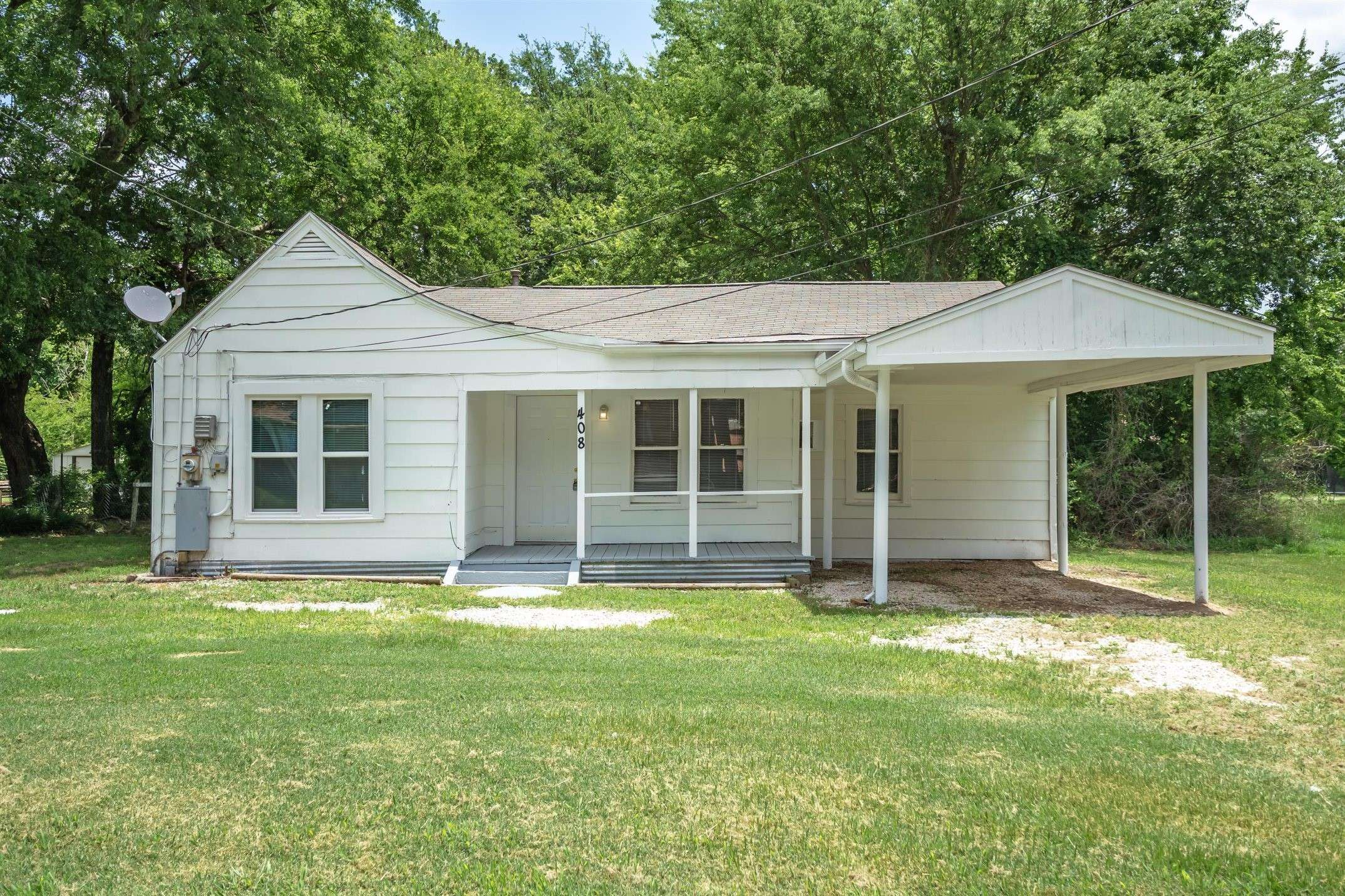 408 N Waldrip ST, Grand Saline, TX 75140