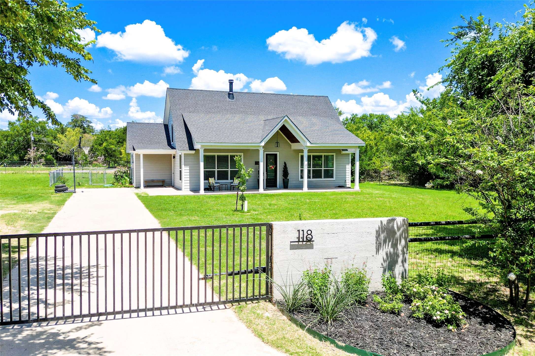 118 Ruth DR, Robinson, TX 76706