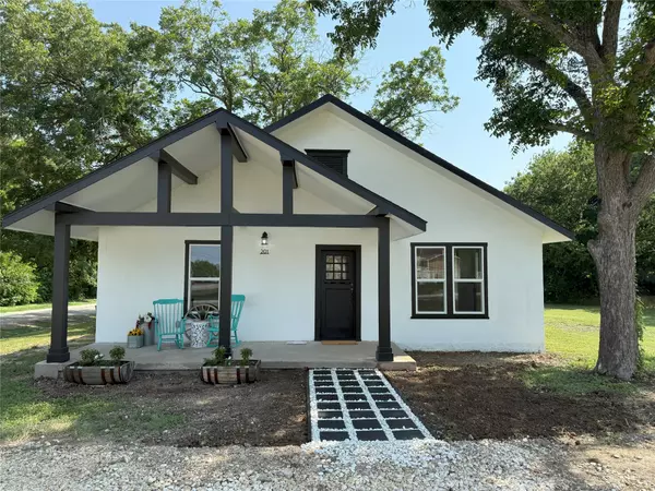 201 4th,  Eddy,  TX 76524