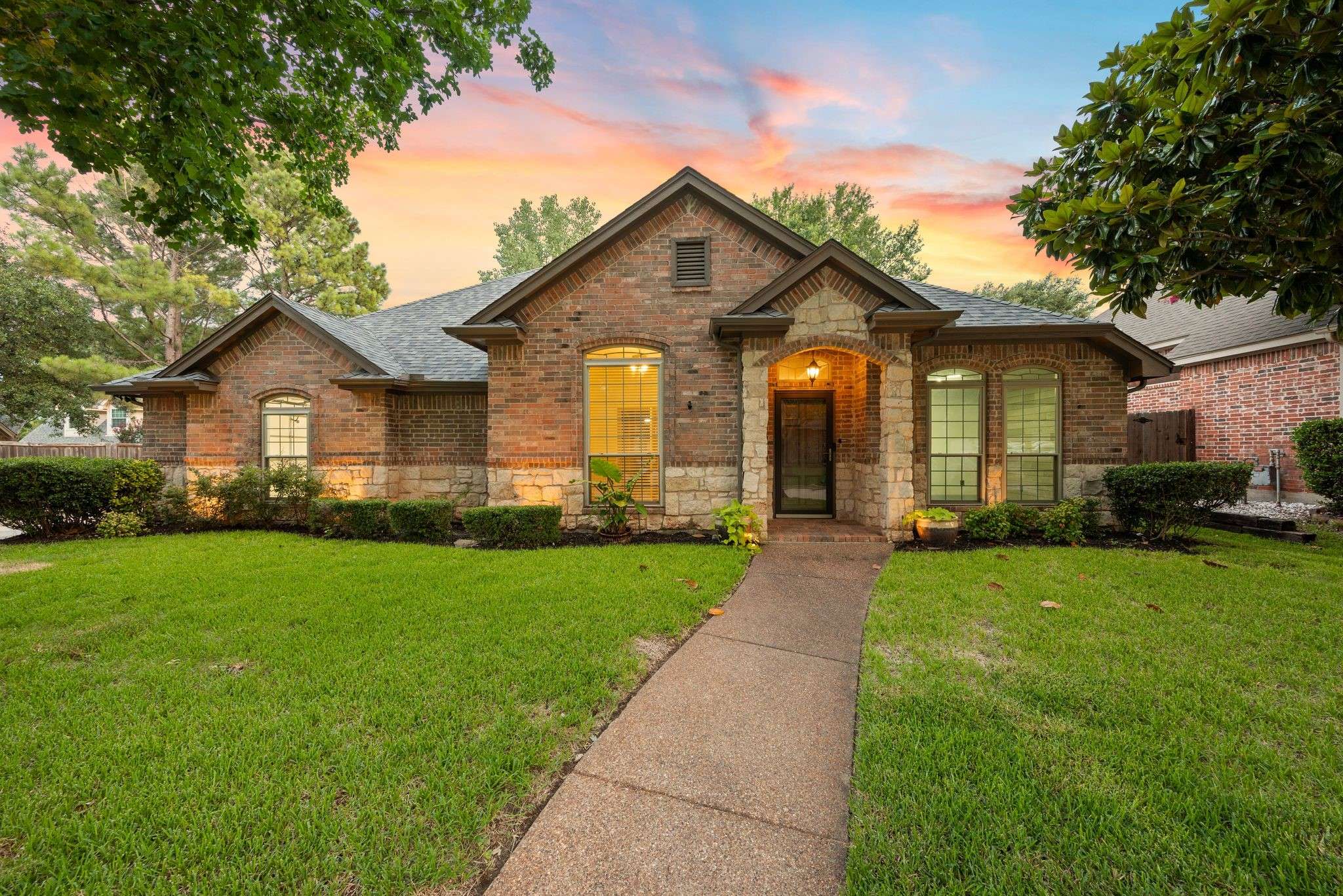 7832 Heatherbrook CT, North Richland Hills, TX 76182