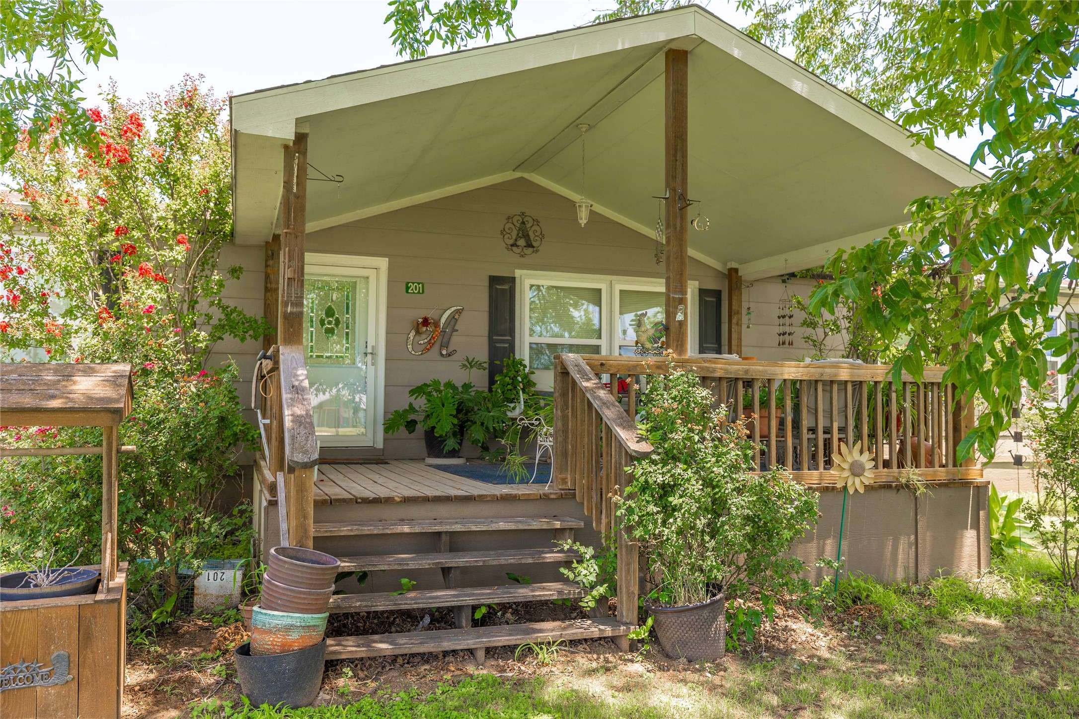 De Leon, TX 76444,201 W Bivar AVE