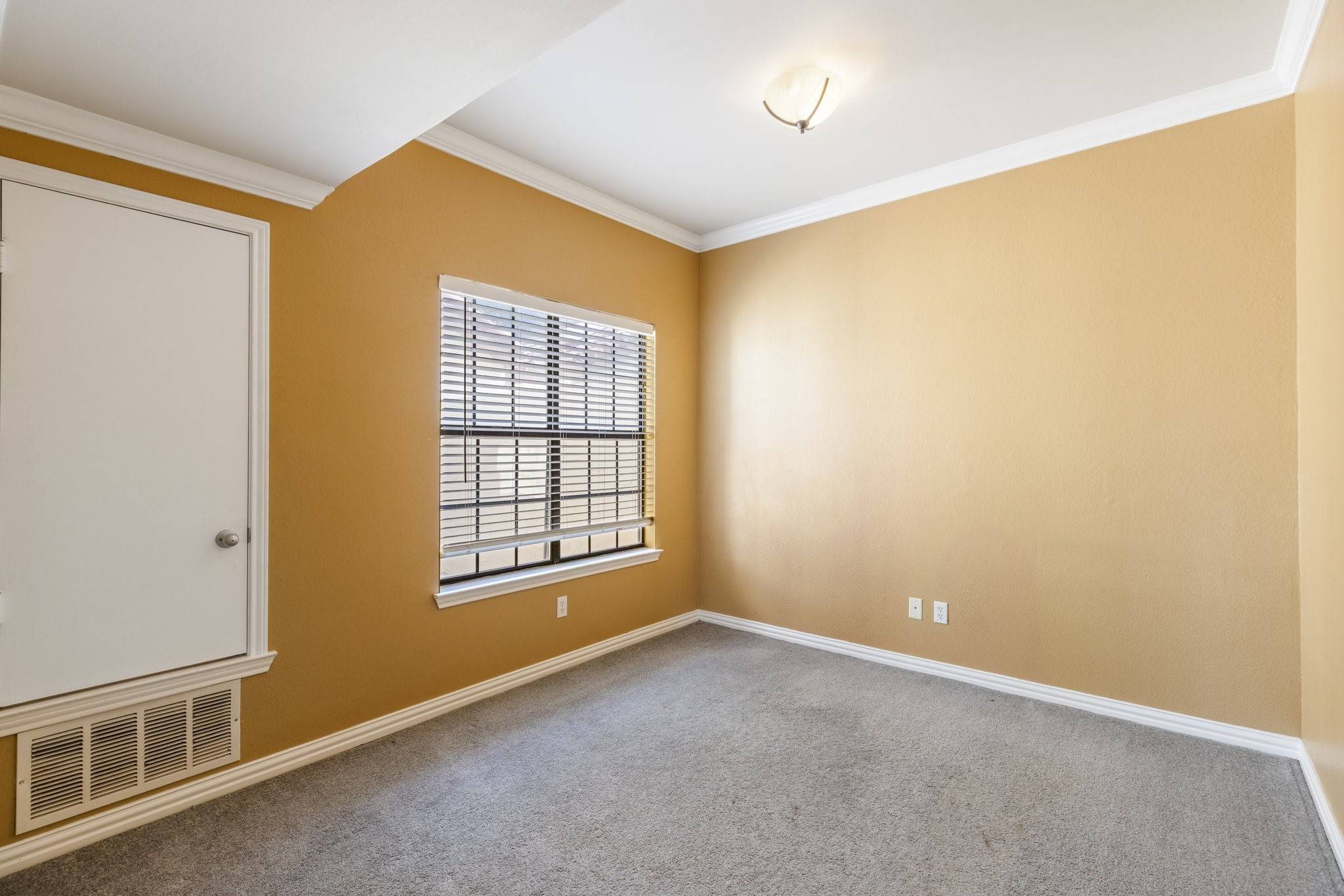 Irving, TX 75063,602 Mission CIR