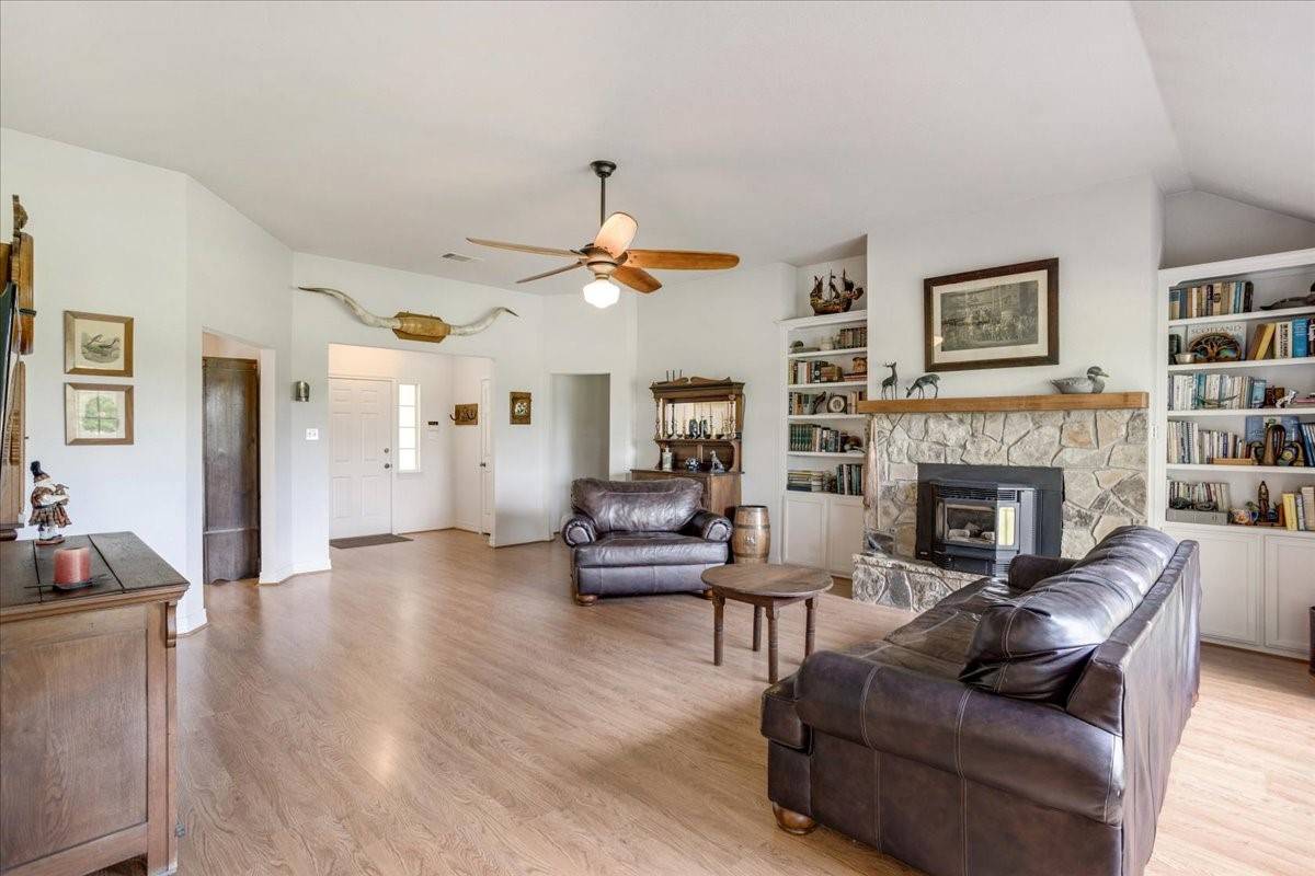 Whitewright, TX 75491,5595 Rose Hill RD
