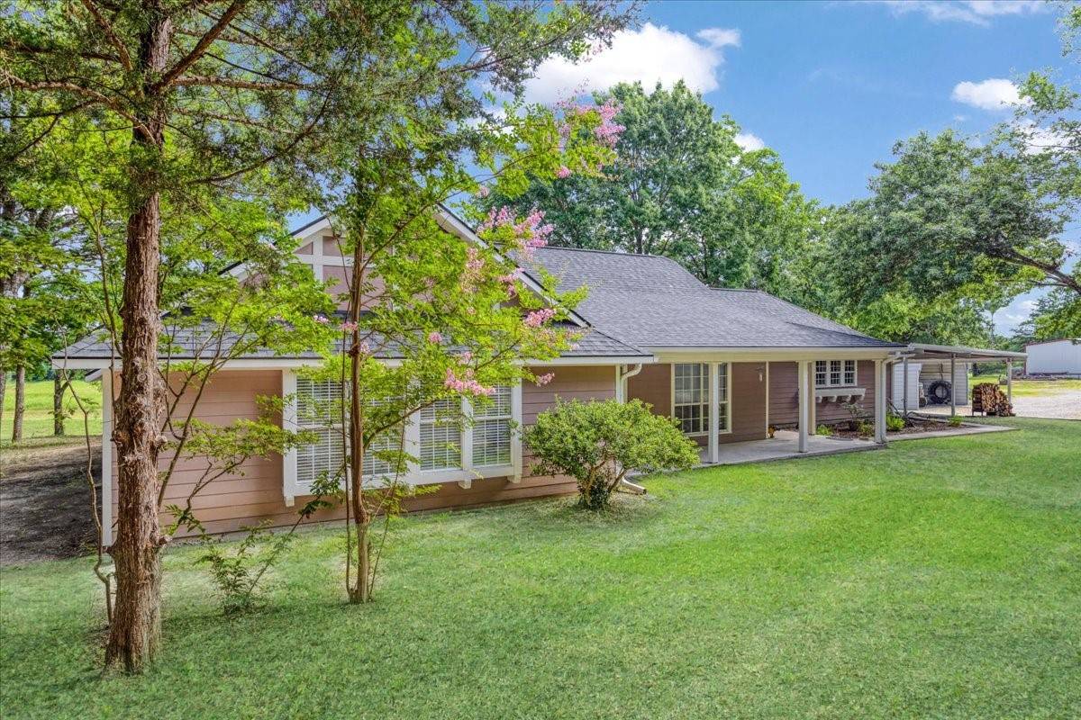 Whitewright, TX 75491,5595 Rose Hill RD