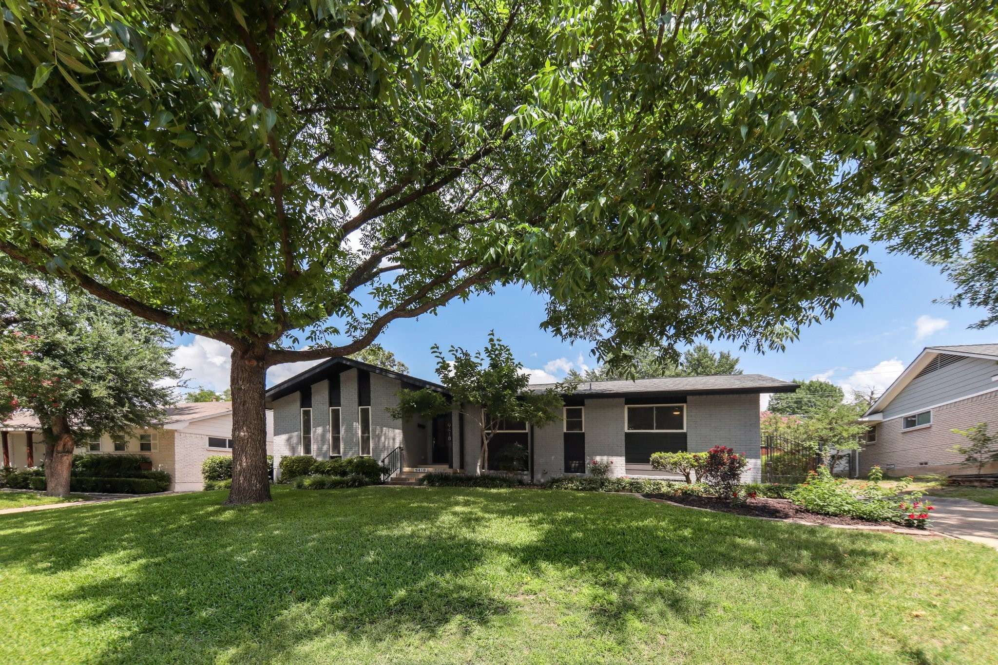 9418 Northpoint DR, Dallas, TX 75238