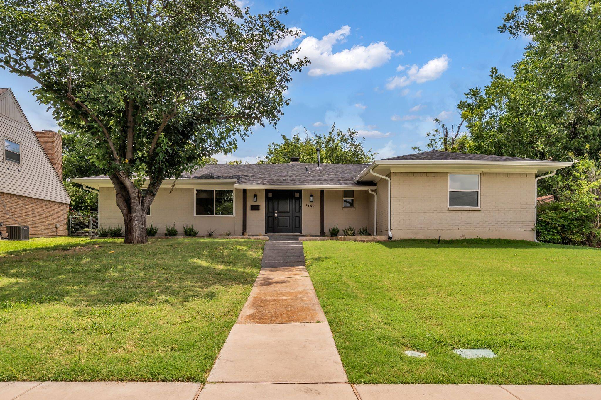 1805 Wellington DR, Grand Prairie, TX 75051