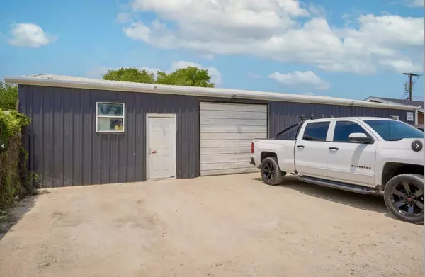Lewisville, TX 75057,772 E Main ST #B