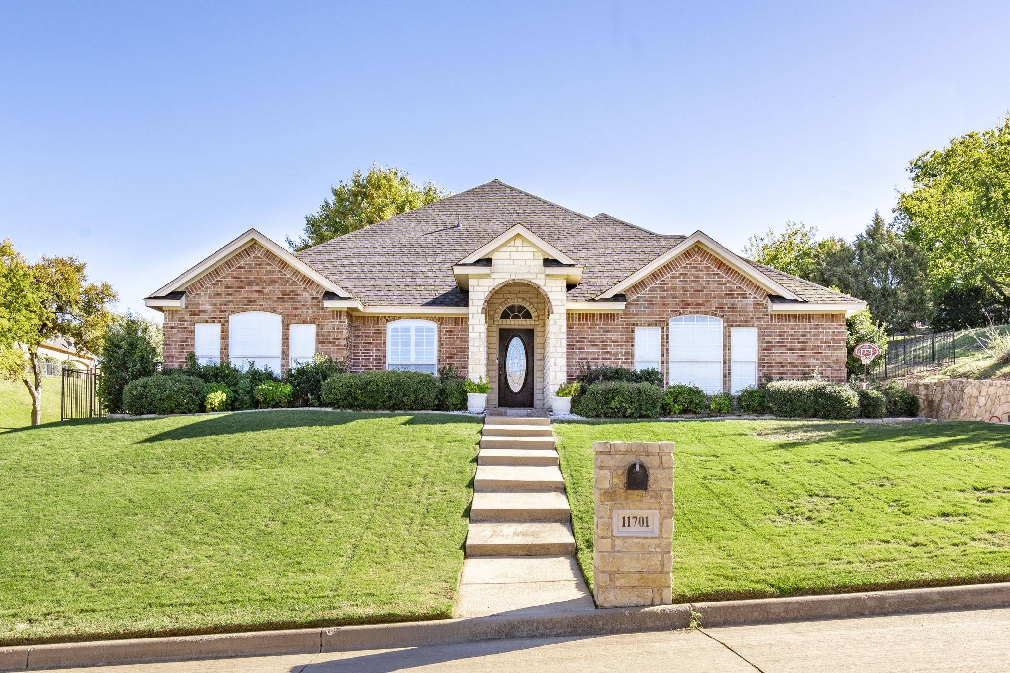 11701 Cambria CT, Fort Worth, TX 76008
