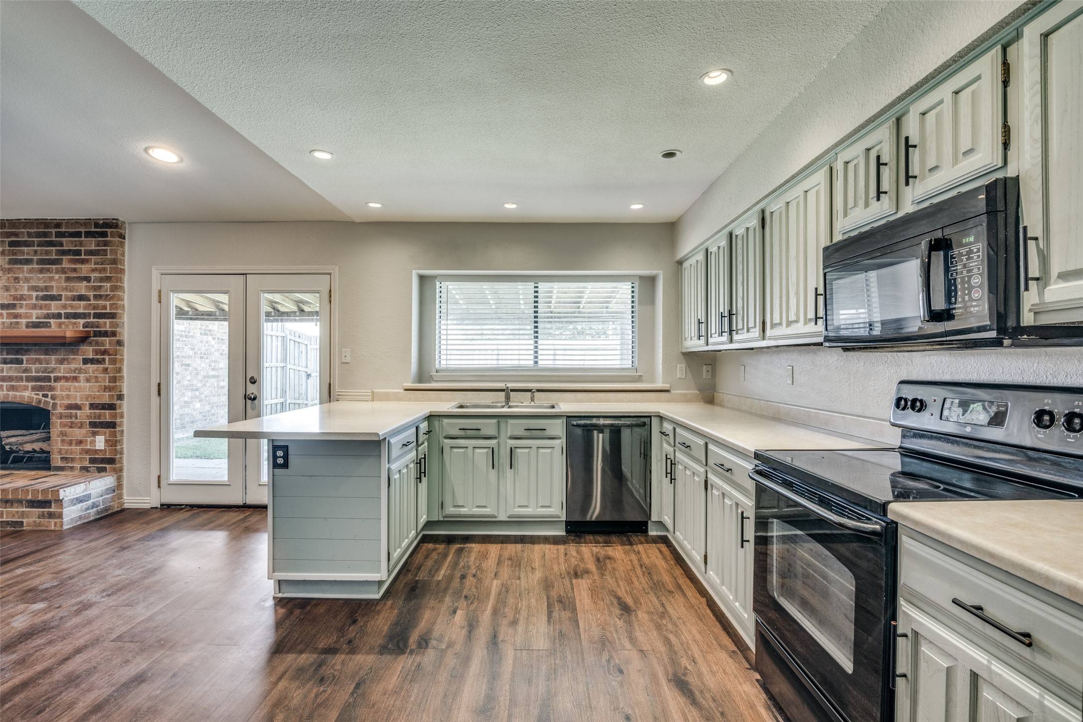 Rowlett, TX 75088,6109 Denver ST