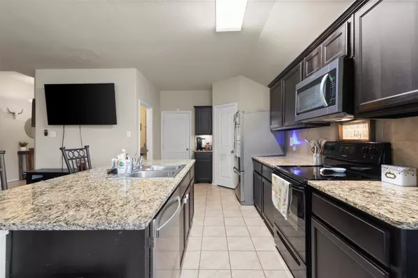 Azle, TX 76020,628 Cameron WAY