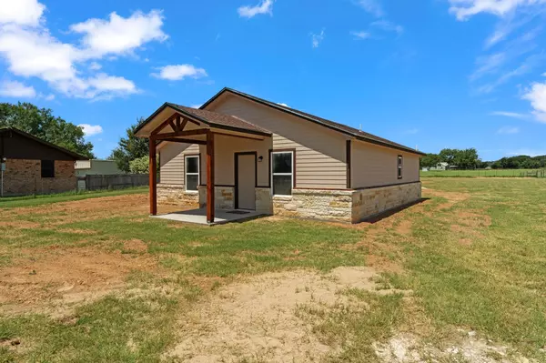 415 county road 730, Bluff Dale, TX 76433