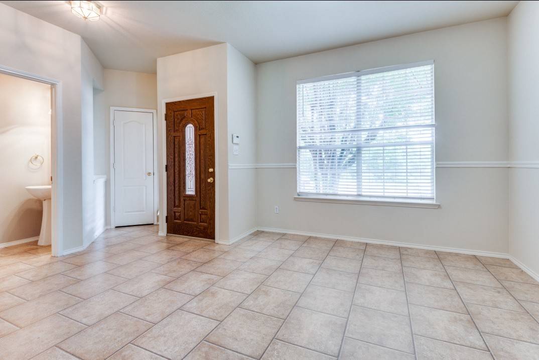 Euless, TX 76040,400 Granite CT
