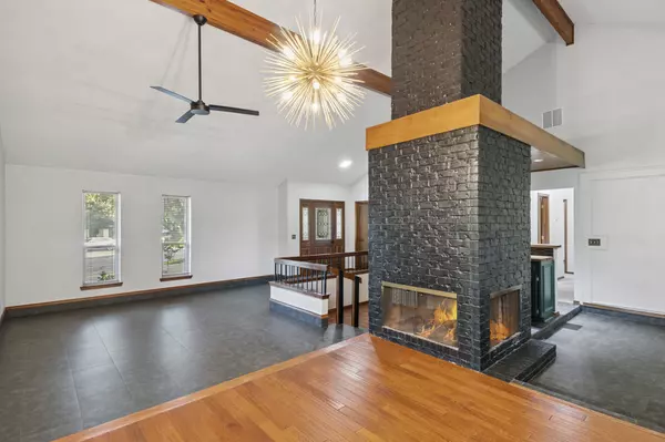 1308 Clubhouse CT, Mansfield, TX 76063