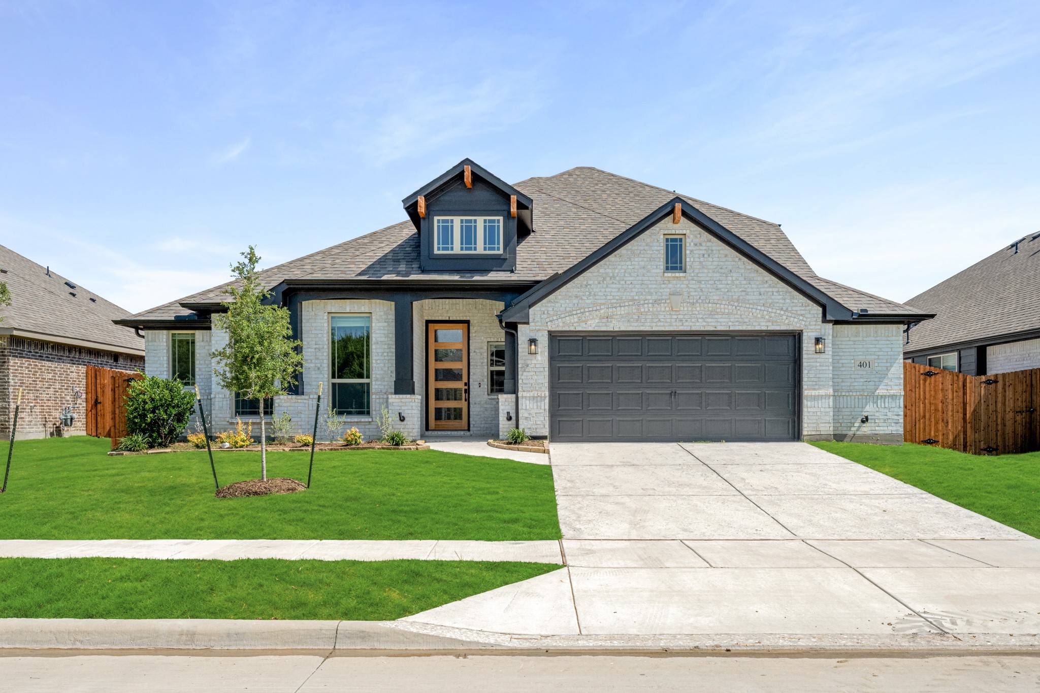 401 Chestnut LN, Glenn Heights, TX 75154