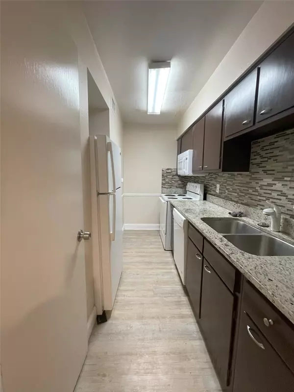 Dallas, TX 75220,3121 Park LN #1128