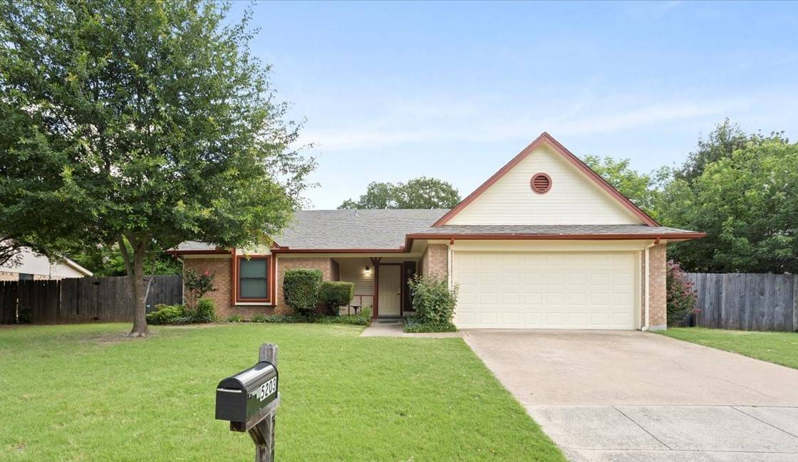 5203 Windy Meadow DR, Arlington, TX 76017