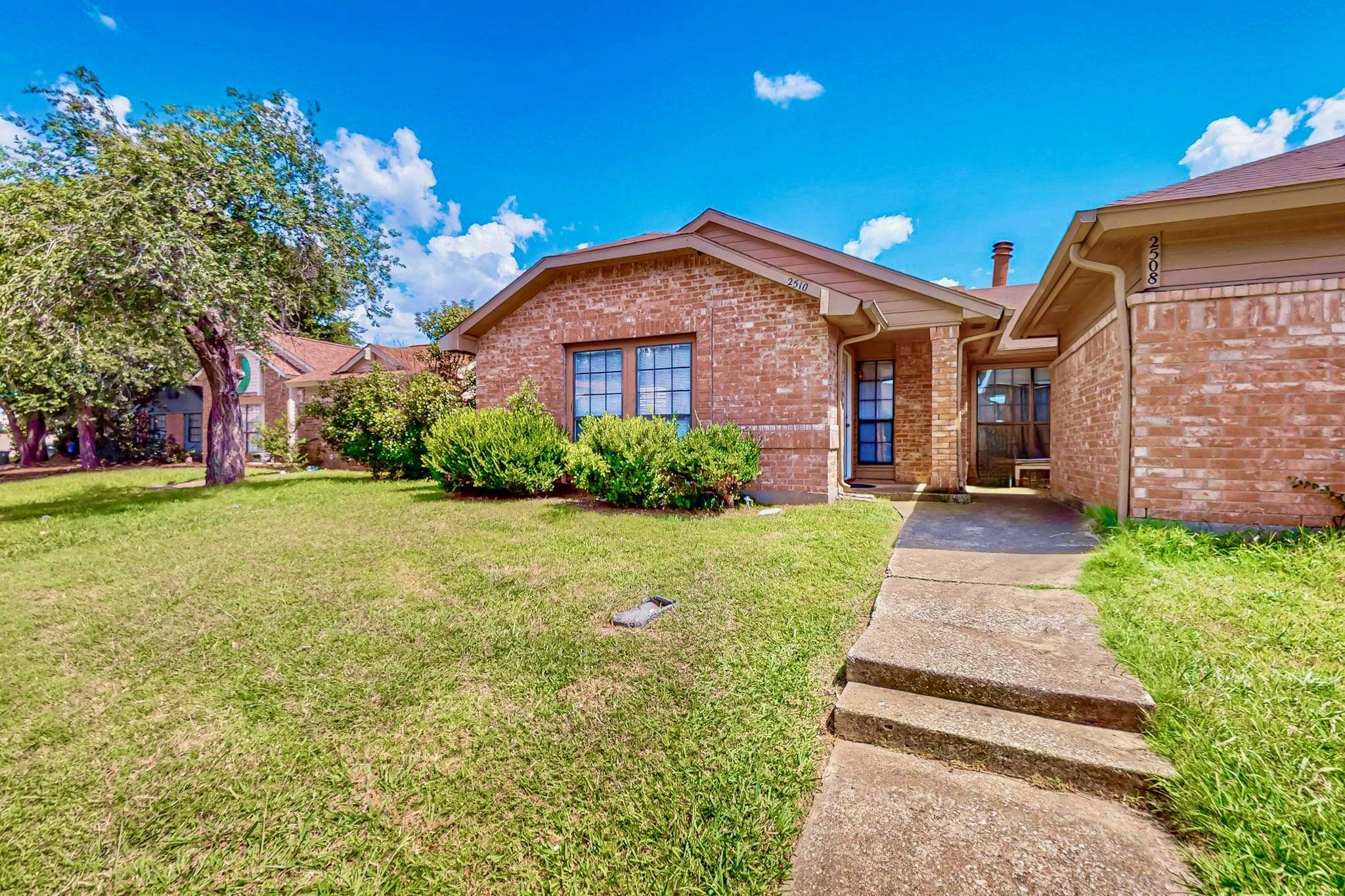 2510 Limestone DR, Arlington, TX 76014