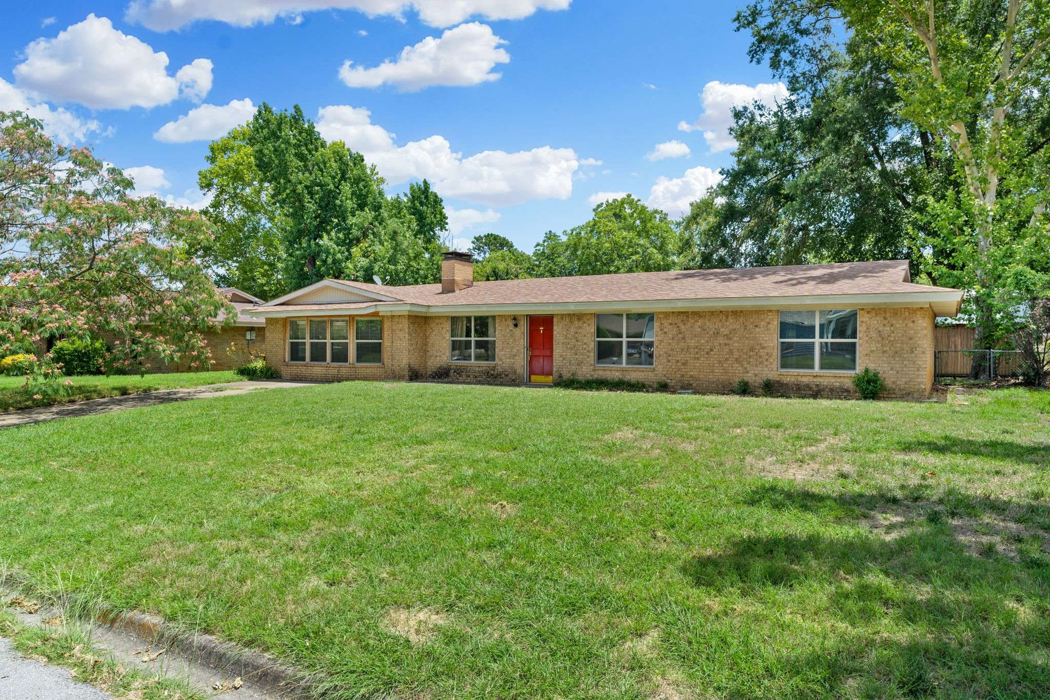 1309 N Mill ST, Bowie, TX 76230