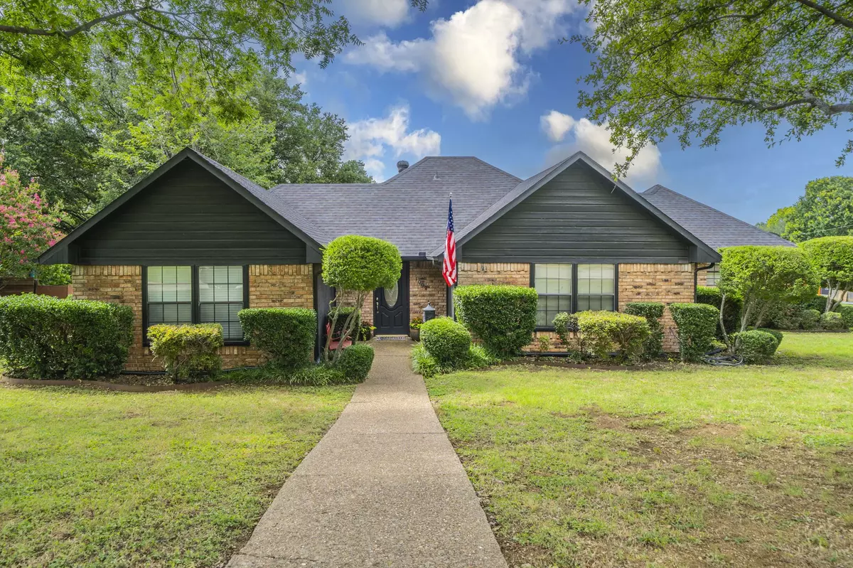 Grand Prairie, TX 75050,1002 Capetown DR