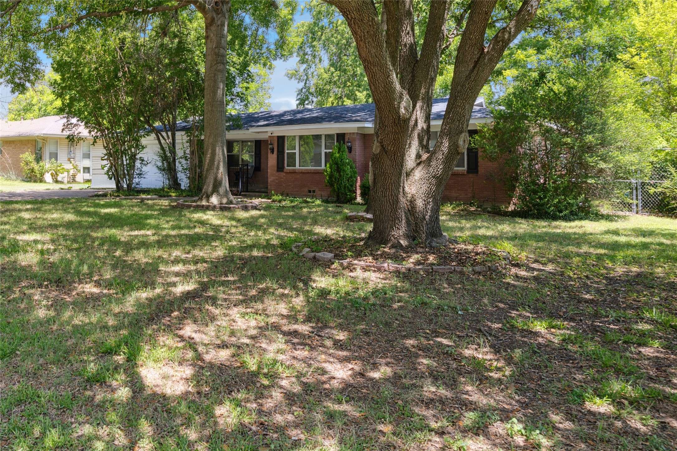 713 Plaza DR, Fort Worth, TX 76140
