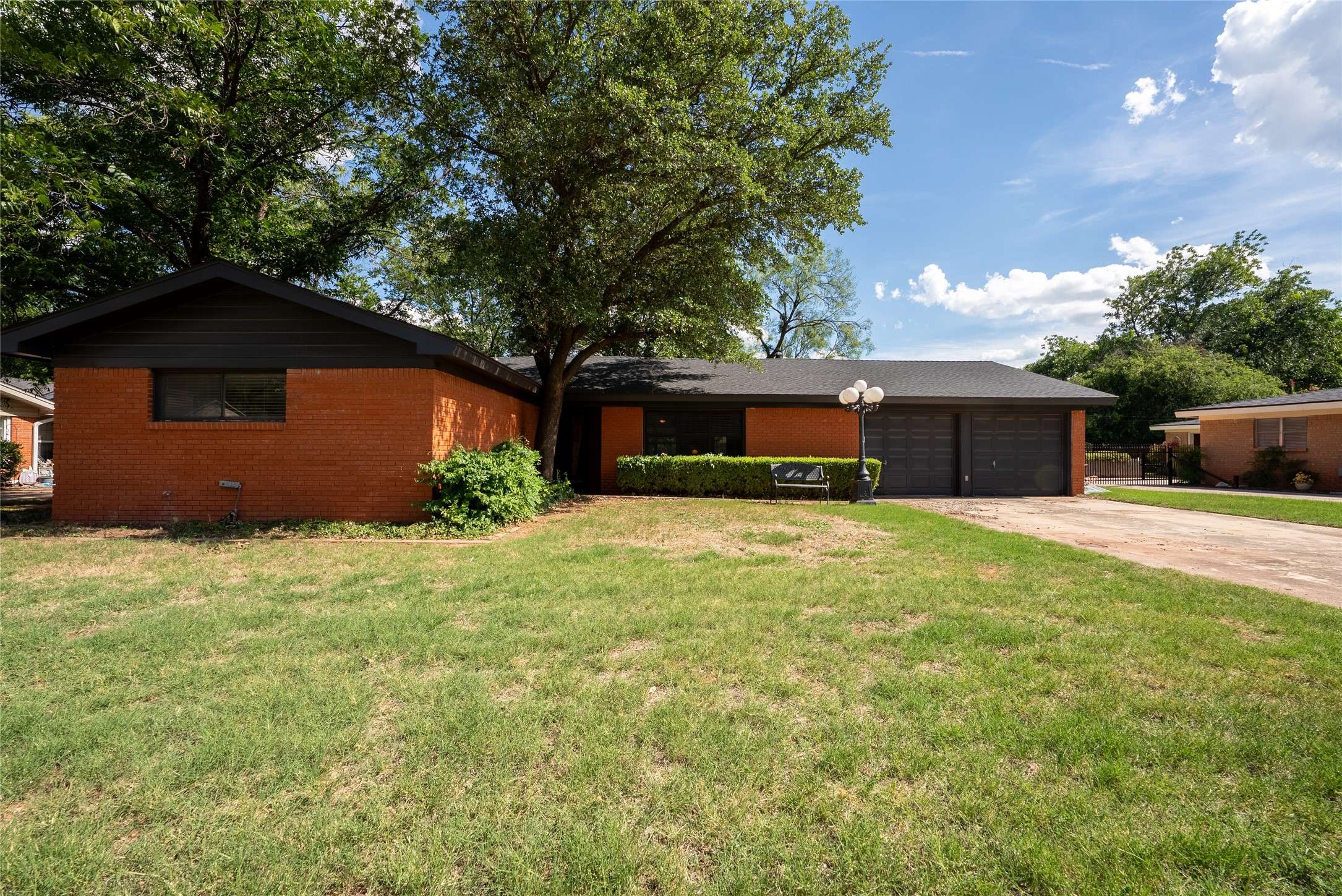 2073 River Oaks CIR, Abilene, TX 79605