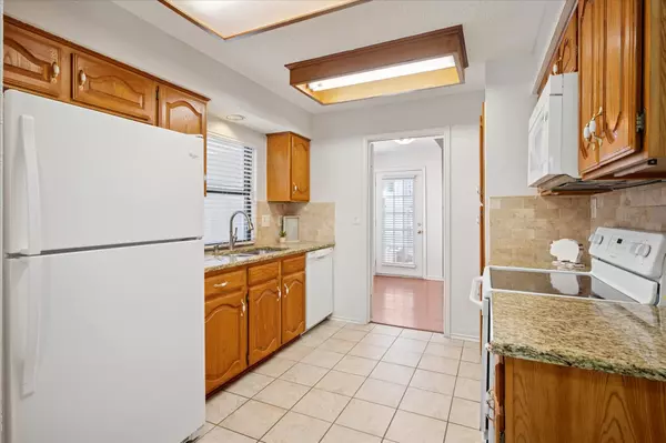 Dallas, TX 75252,17490 Meandering WAY #1203