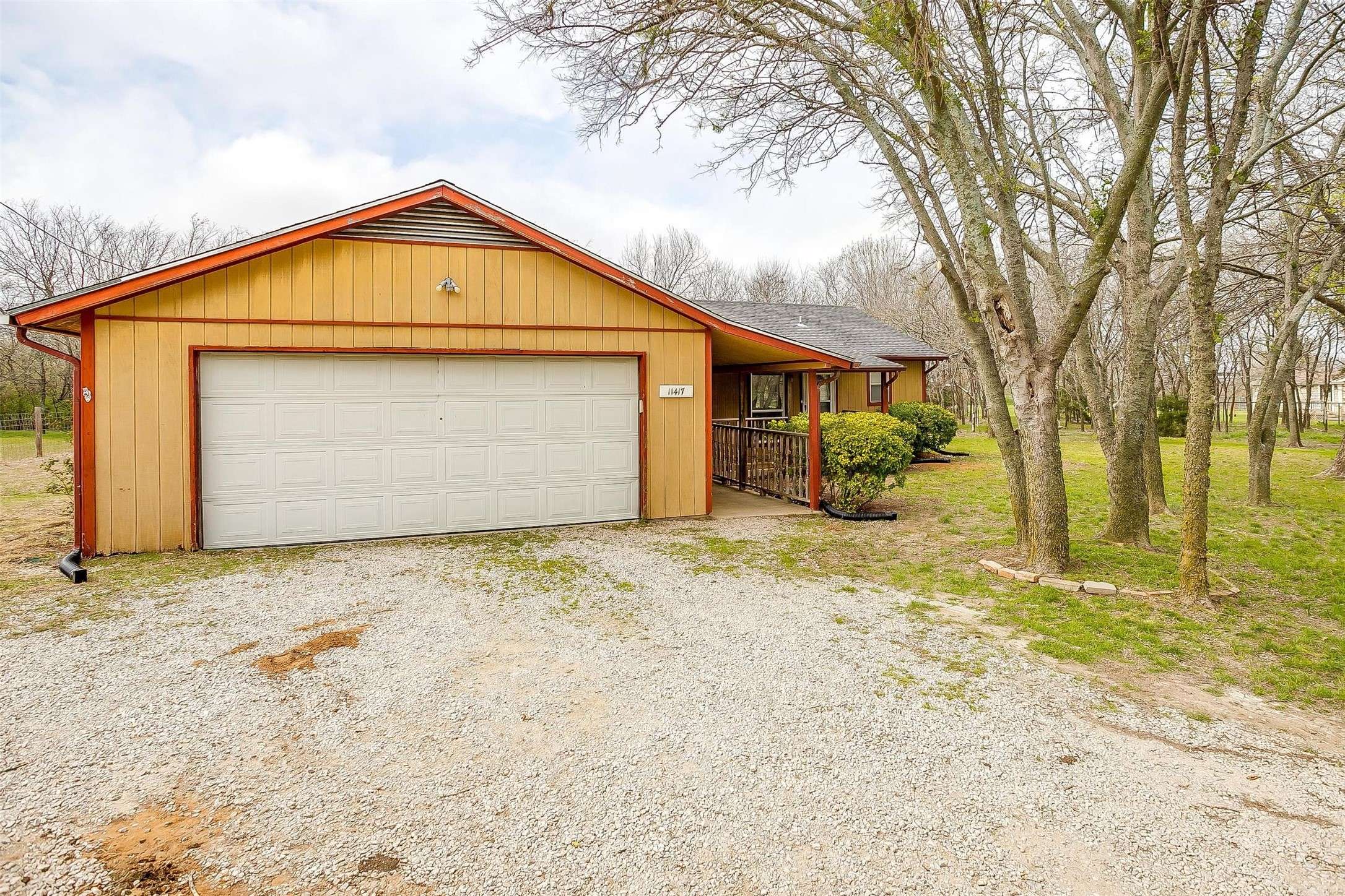 11417 County Road 1015, Crowley, TX 76036