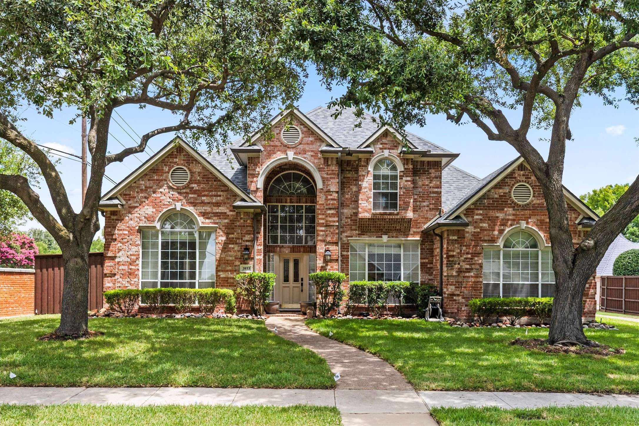 3933 Woodlawn LN, Plano, TX 75025