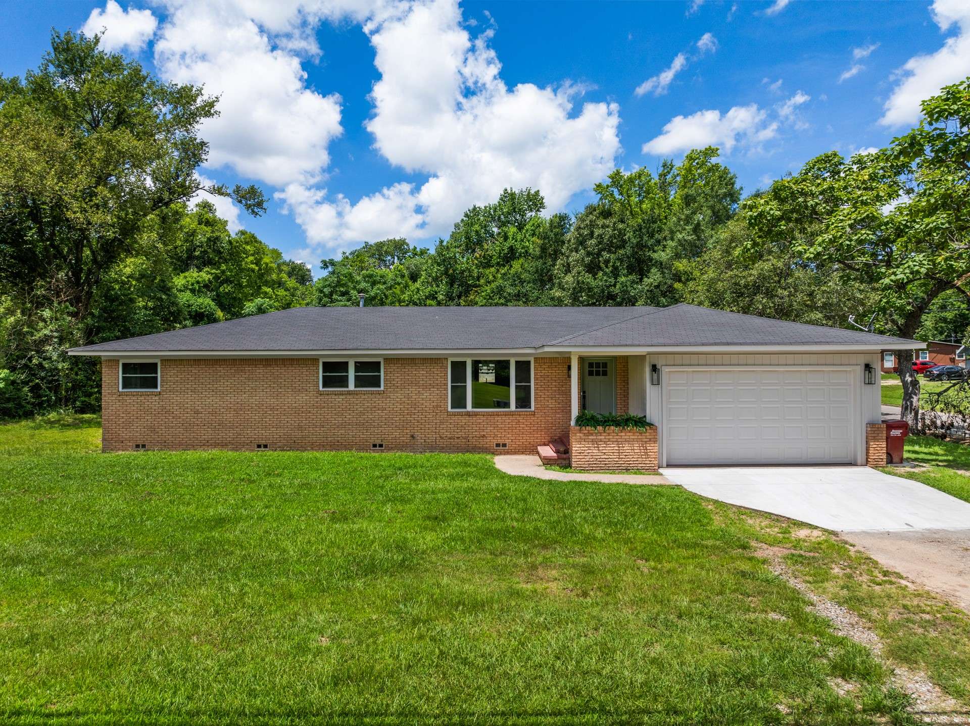Mount Vernon, TX 75457,800 Holbrook ST