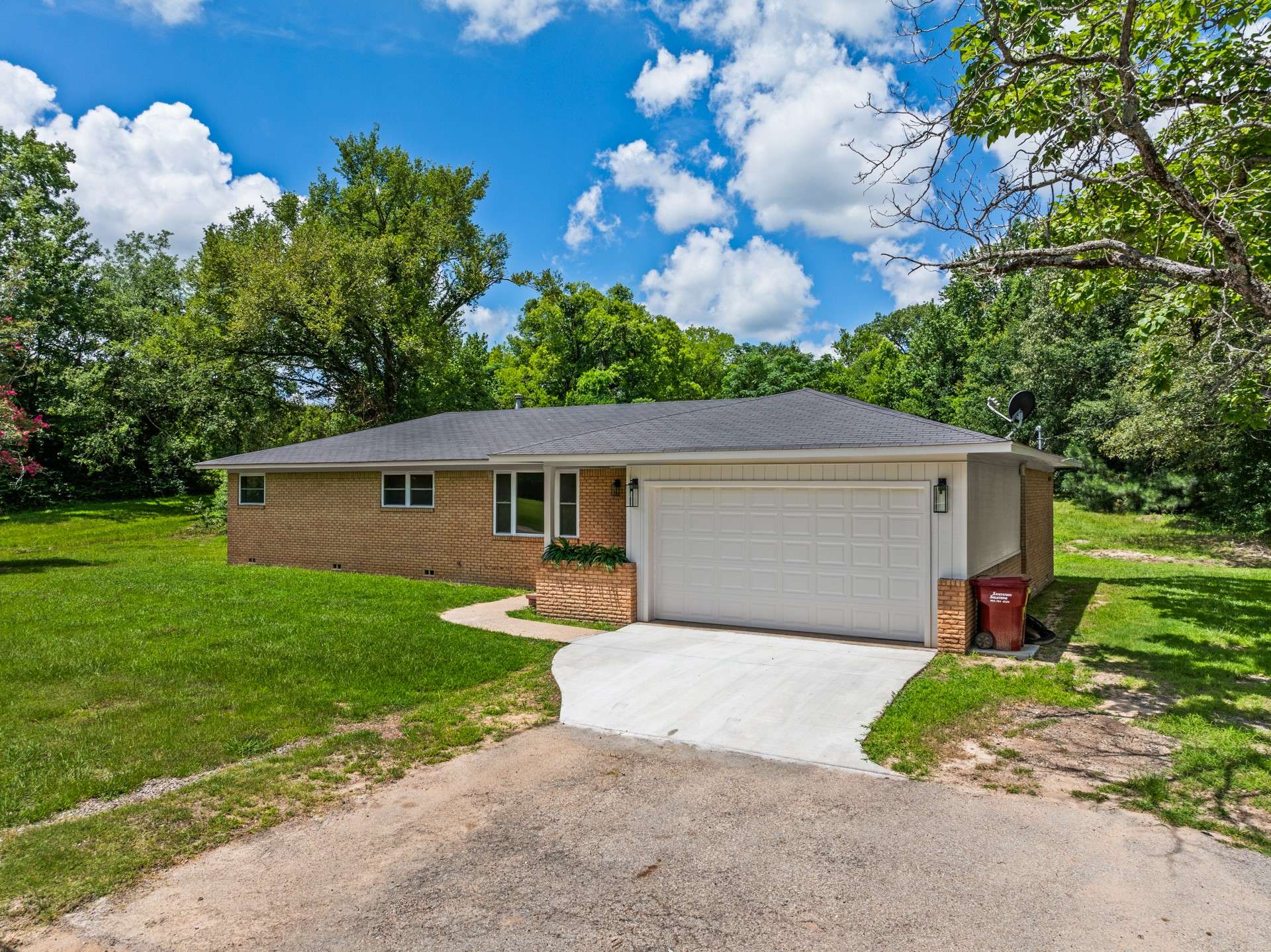 Mount Vernon, TX 75457,800 Holbrook ST