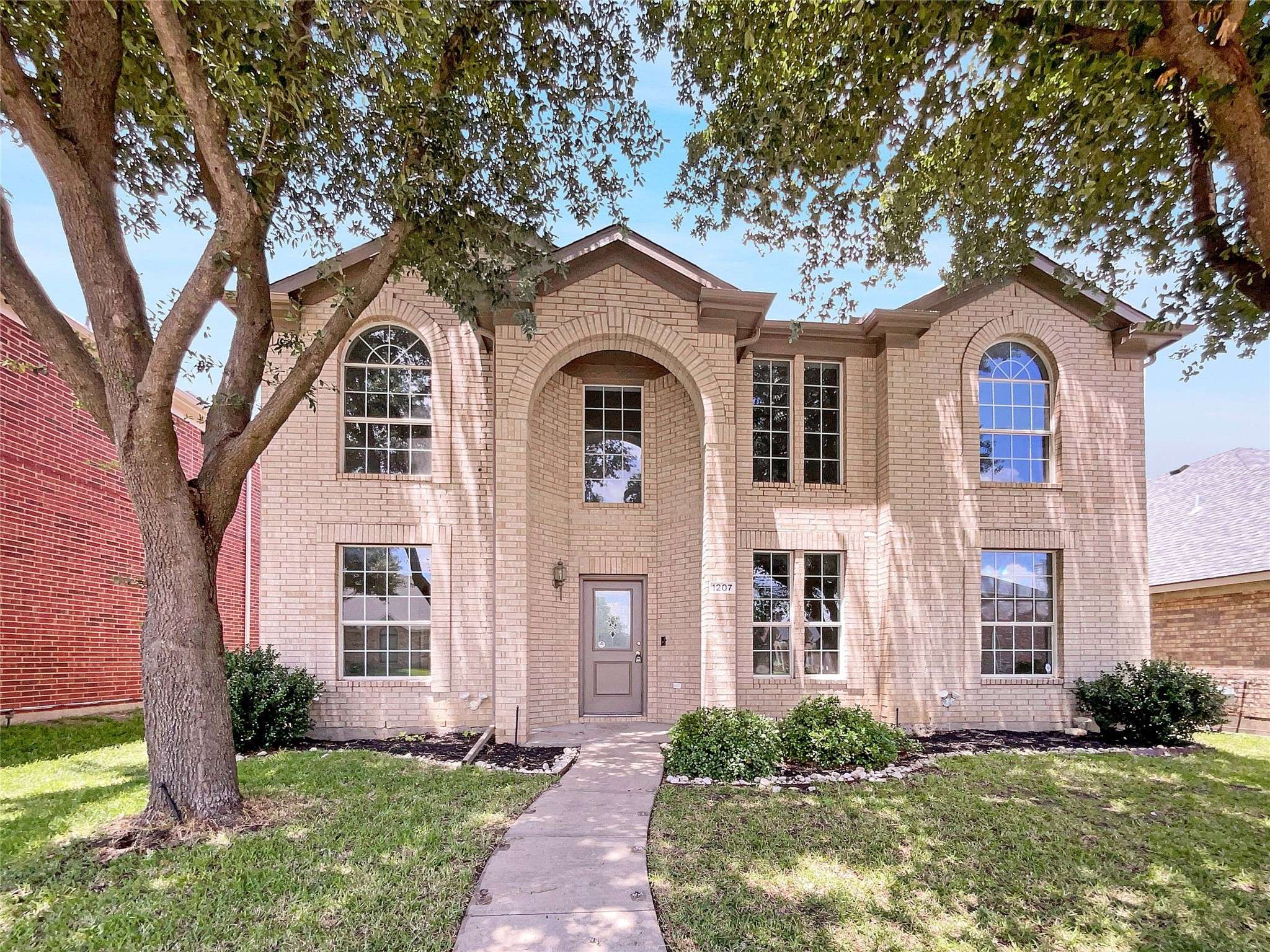 1207 Whitecreek DR, Glenn Heights, TX 75154