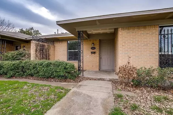 Dallas, TX 75238,12805 Pandora DR