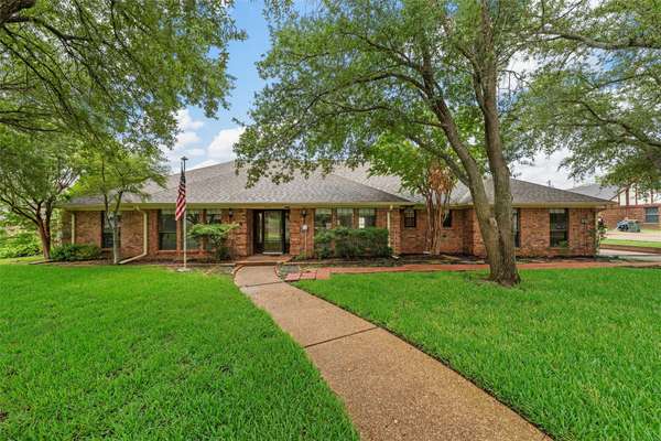 8216 Teakwood DR, Woodway, TX 76712
